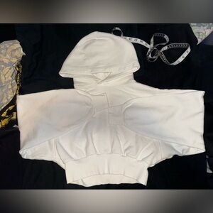 TWO TNA cozy AF cropped sweatshirt - black and white